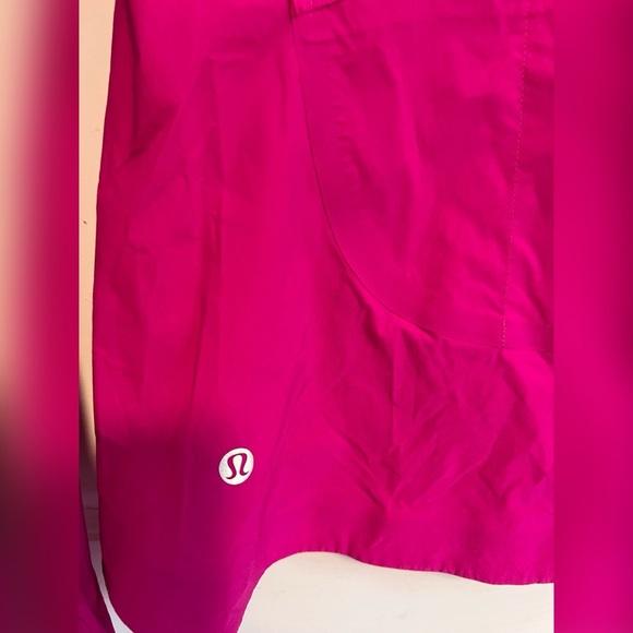 Lululemon Fast and Free
Windbreaker 
Ripened Raspberry $198 Size 8 Like New - Picture 6 of 7